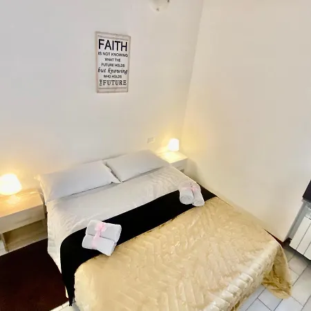 In 01 Apartment *