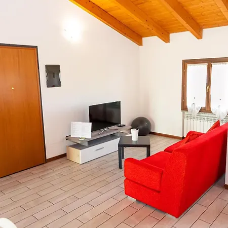 In 01 Apartment *