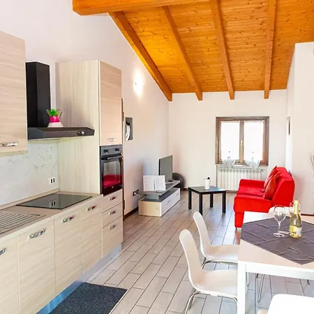 In 01 Apartment